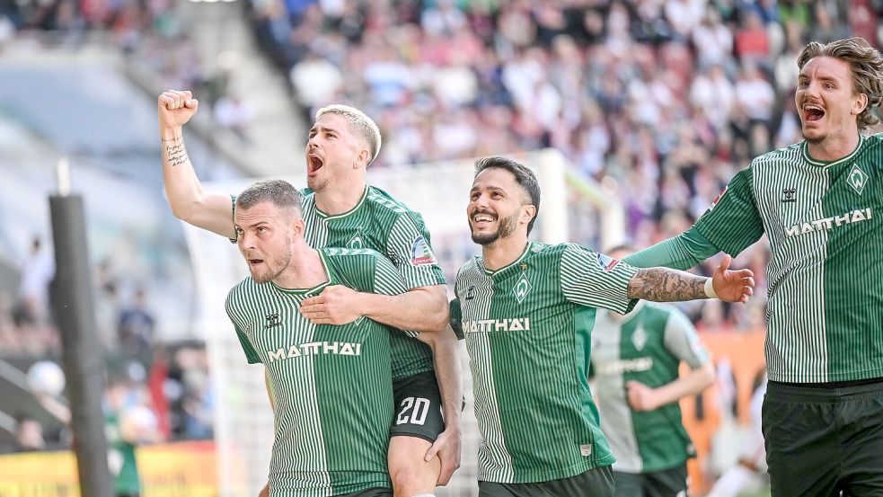 Werder nimmt aus Augsburg drei Punkte mit. Foto: Harry Langer/dpa
