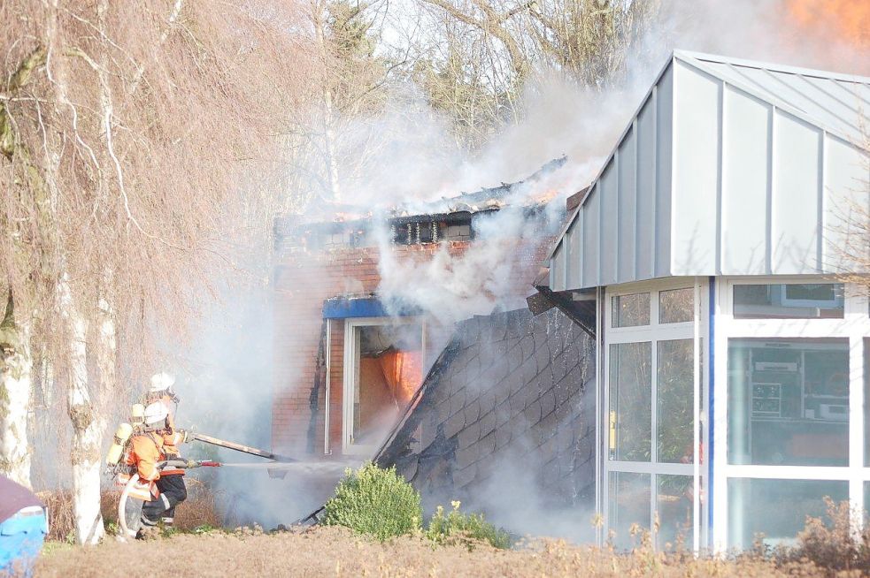 EWE Betriebsgebäude durch Feuer zerstört Ostfriesen Zeitung