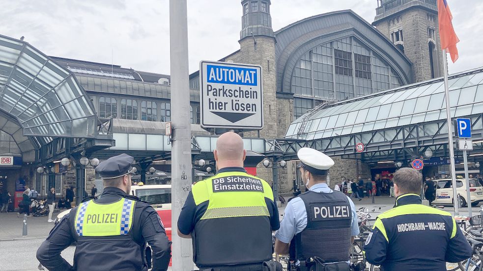 Hamburg Großeinsatz am Hamburger Hauptbahnhof Verdacht auf Marburg