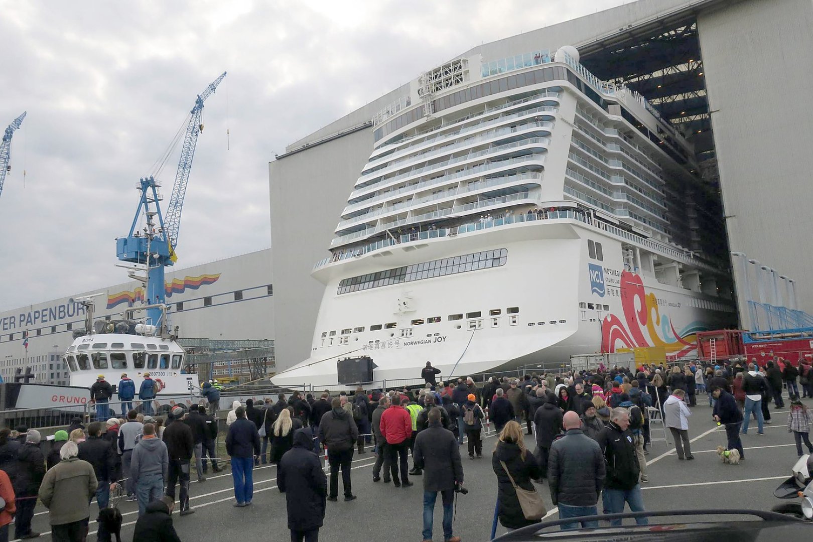 Größter Neubau der Meyer-Werft erfolgreich ausgedockt - Bild 1