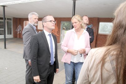 Ministerbesuch an der IGS Emden - Bild 2