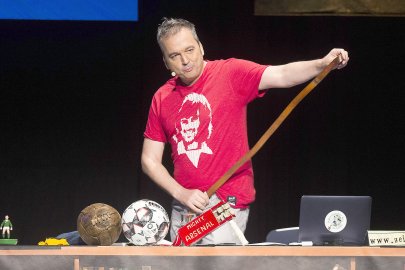 Arnd Zeiglers "Wunderbare Welt des Fußballs" in Aurich - Bild 4