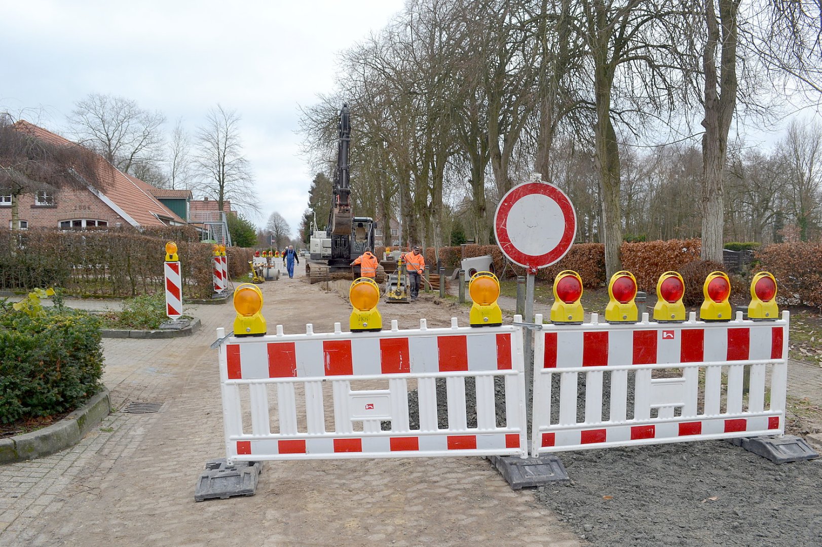 Straßenausbau hat begonnen - Bild 1