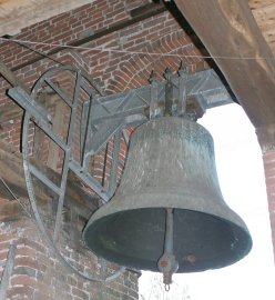 Die Glocken im Turm der Suurhuser Kirche - Bild 3