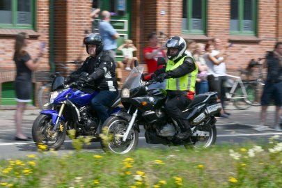 Mindestens 15.000 Motorradfahrer fuhren für Kilian - Bild 2