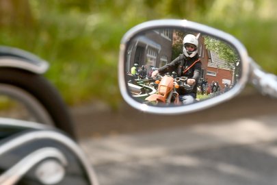 Mindestens 15.000 Motorradfahrer fuhren für Kilian - Bild 7