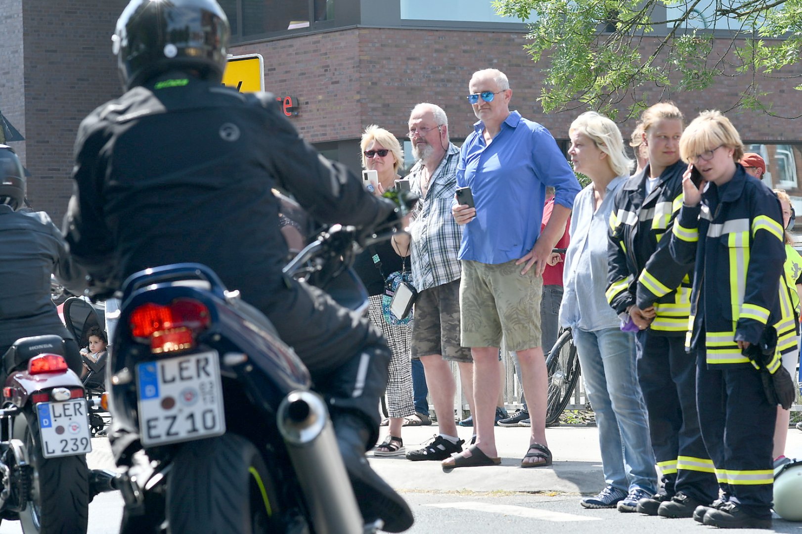 Mindestens 15.000 Motorradfahrer fuhren für Kilian - Bild 10