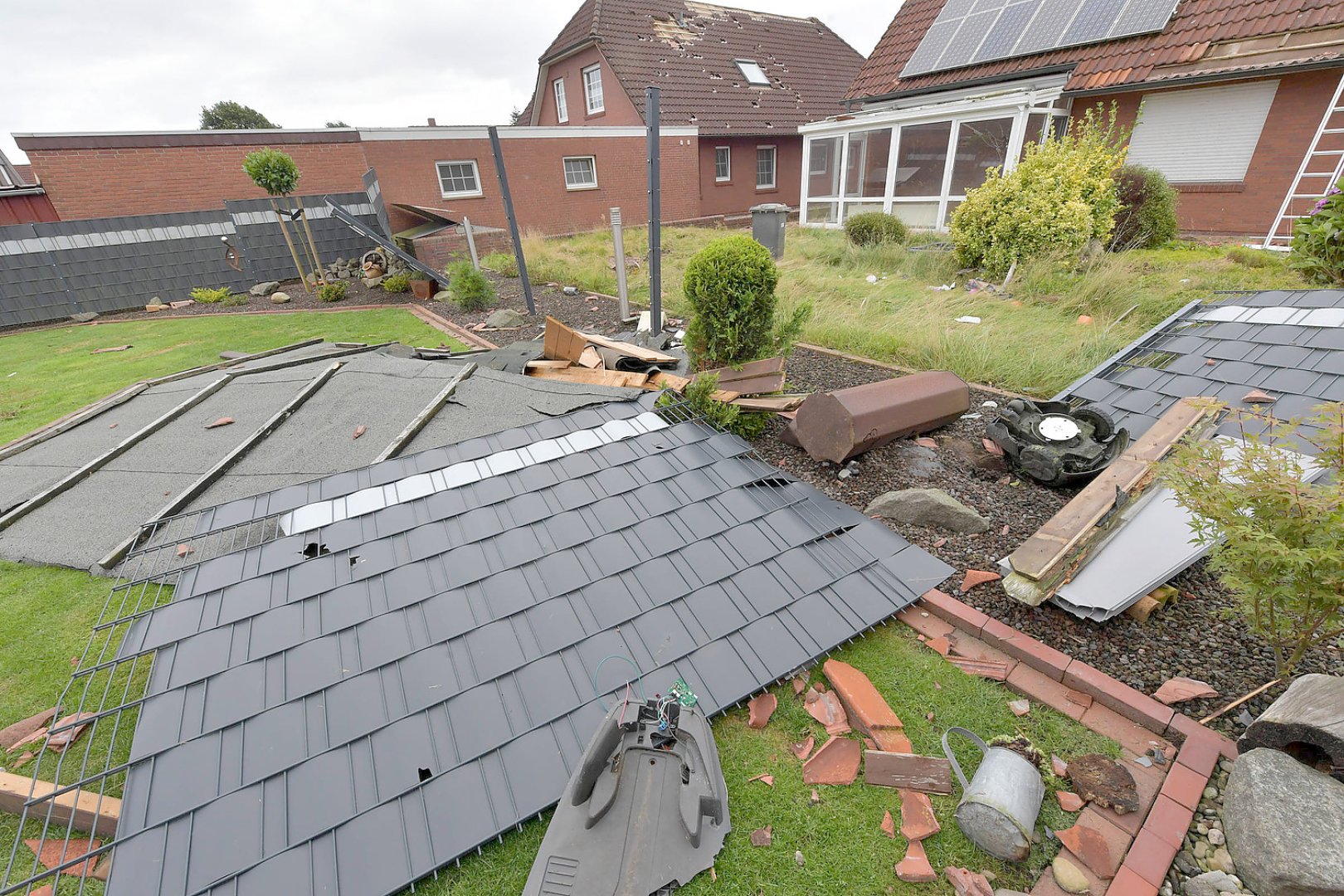 Tornado fegt über Ostfriesland - Bild 9