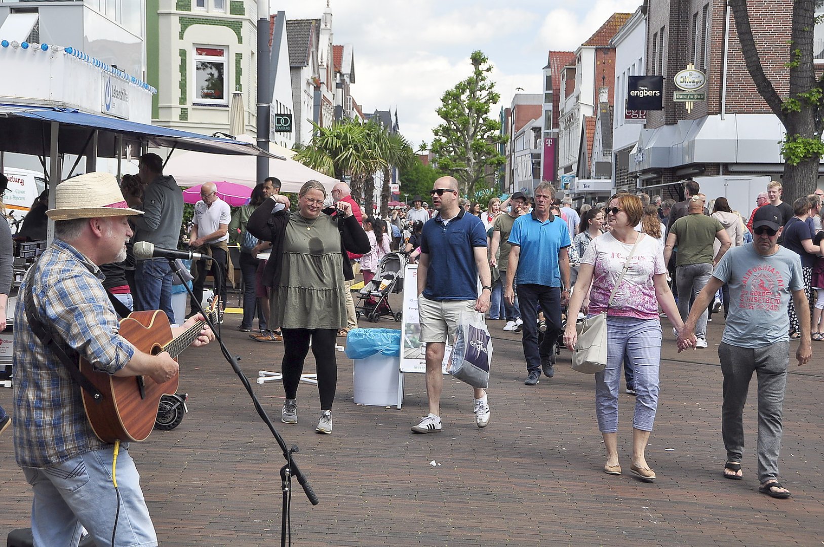 Lekkermarkt in Leer - Bild 1