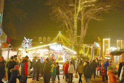 Viele Besucher in der Mühlenstraße  - Bild 5