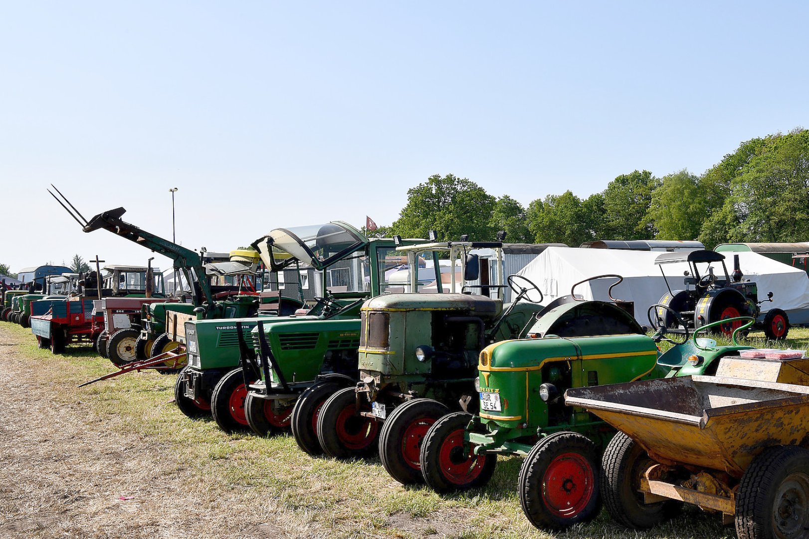 Zahlreiche Oldtimer in Schwerinsdorf - Bild 5