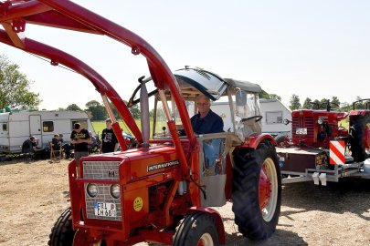 Zahlreiche Oldtimer in Schwerinsdorf - Bild 15