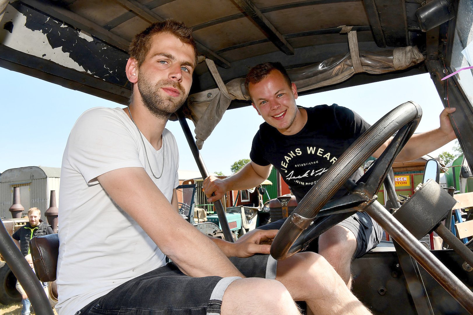 Zahlreiche Oldtimer in Schwerinsdorf - Bild 19