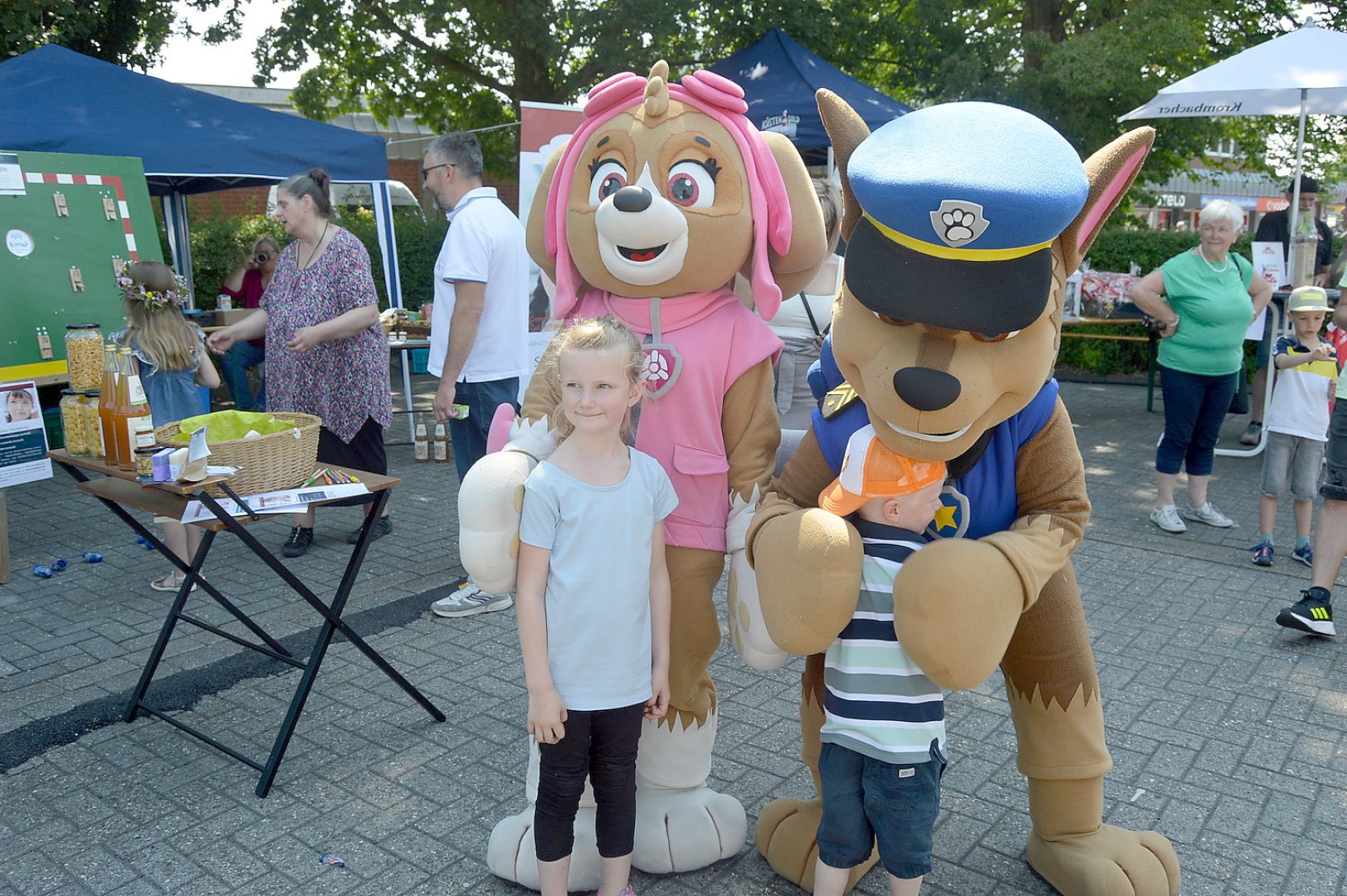 Sommerwetter bei Fehntjer Rathausfest - Bild 8