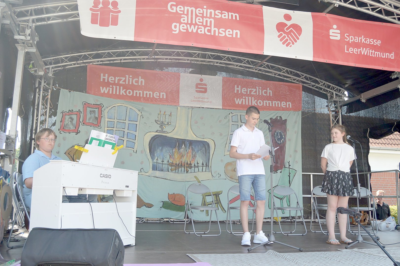 Sommerwetter bei Fehntjer Rathausfest - Bild 18