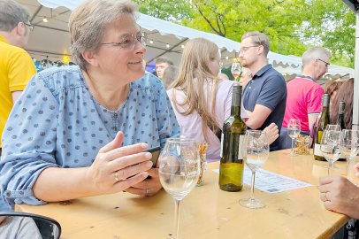 Impressionen vom Moormerländer Weinfest - Bild 12