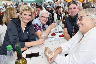 Impressionen vom Moormerländer Weinfest - Bild 36