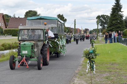 Der Schützenfest-Sonntag in Ostrhauderfehn - Bild 5