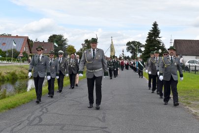 Der Schützenfest-Sonntag in Ostrhauderfehn - Bild 7