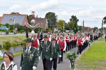 Der Schützenfest-Sonntag in Ostrhauderfehn - Bild 15