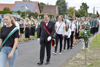 Der Schützenfest-Sonntag in Ostrhauderfehn - Bild 24