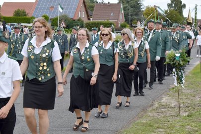 Der Schützenfest-Sonntag in Ostrhauderfehn - Bild 26