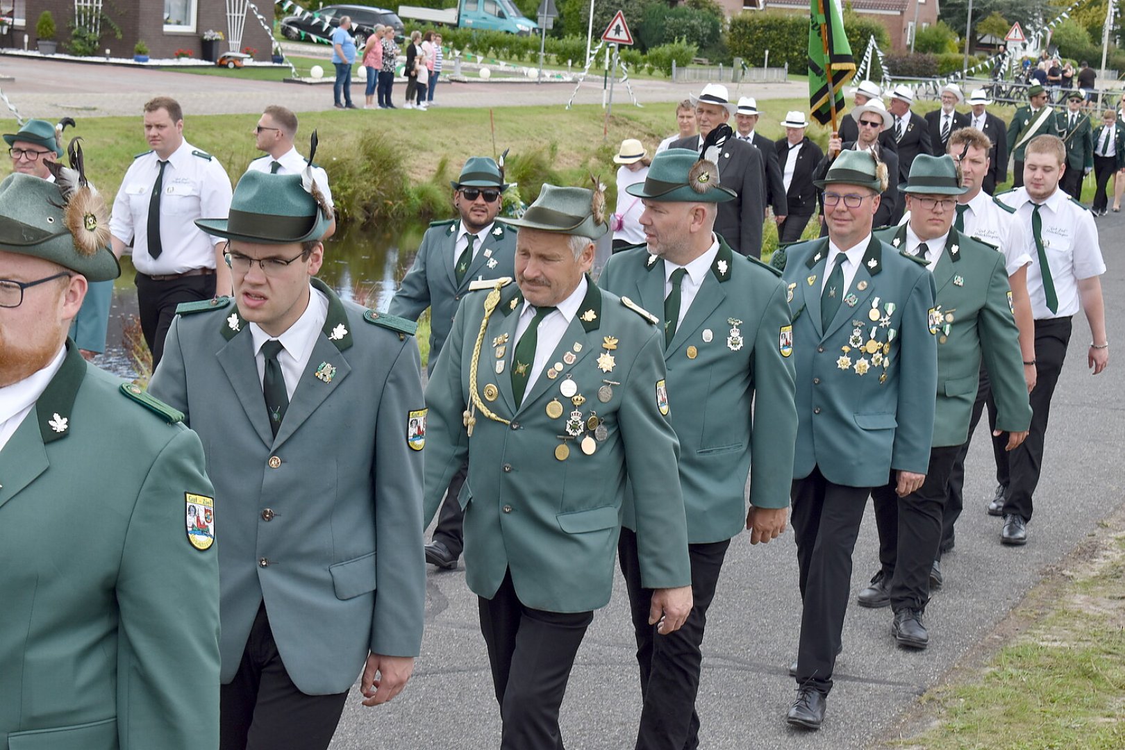 Der Schützenfest-Sonntag in Ostrhauderfehn - Bild 29