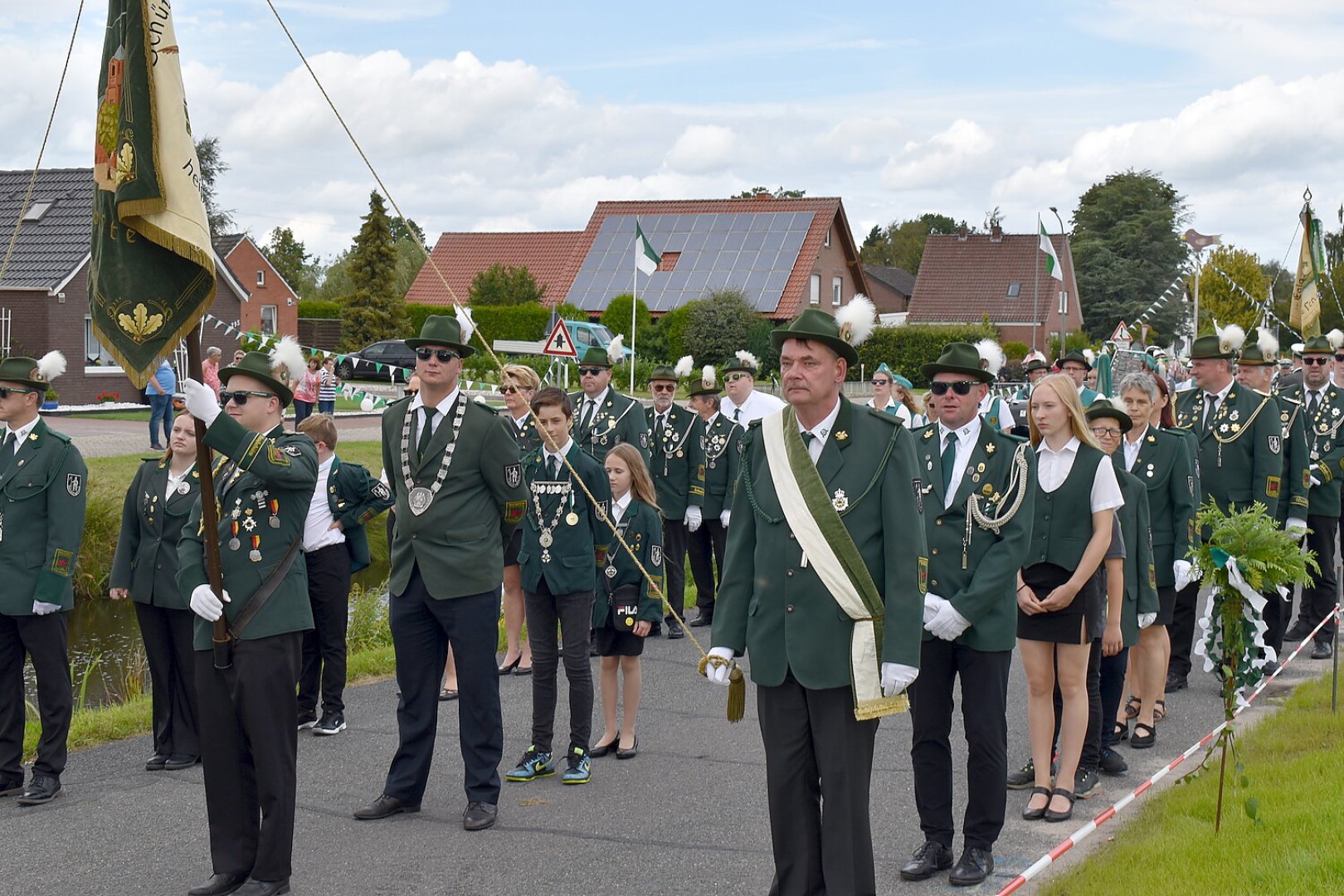 Der Schützenfest-Sonntag in Ostrhauderfehn - Bild 36