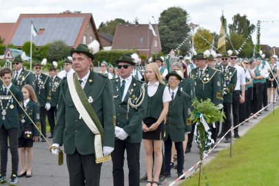 Der Schützenfest-Sonntag in Ostrhauderfehn - Bild 37