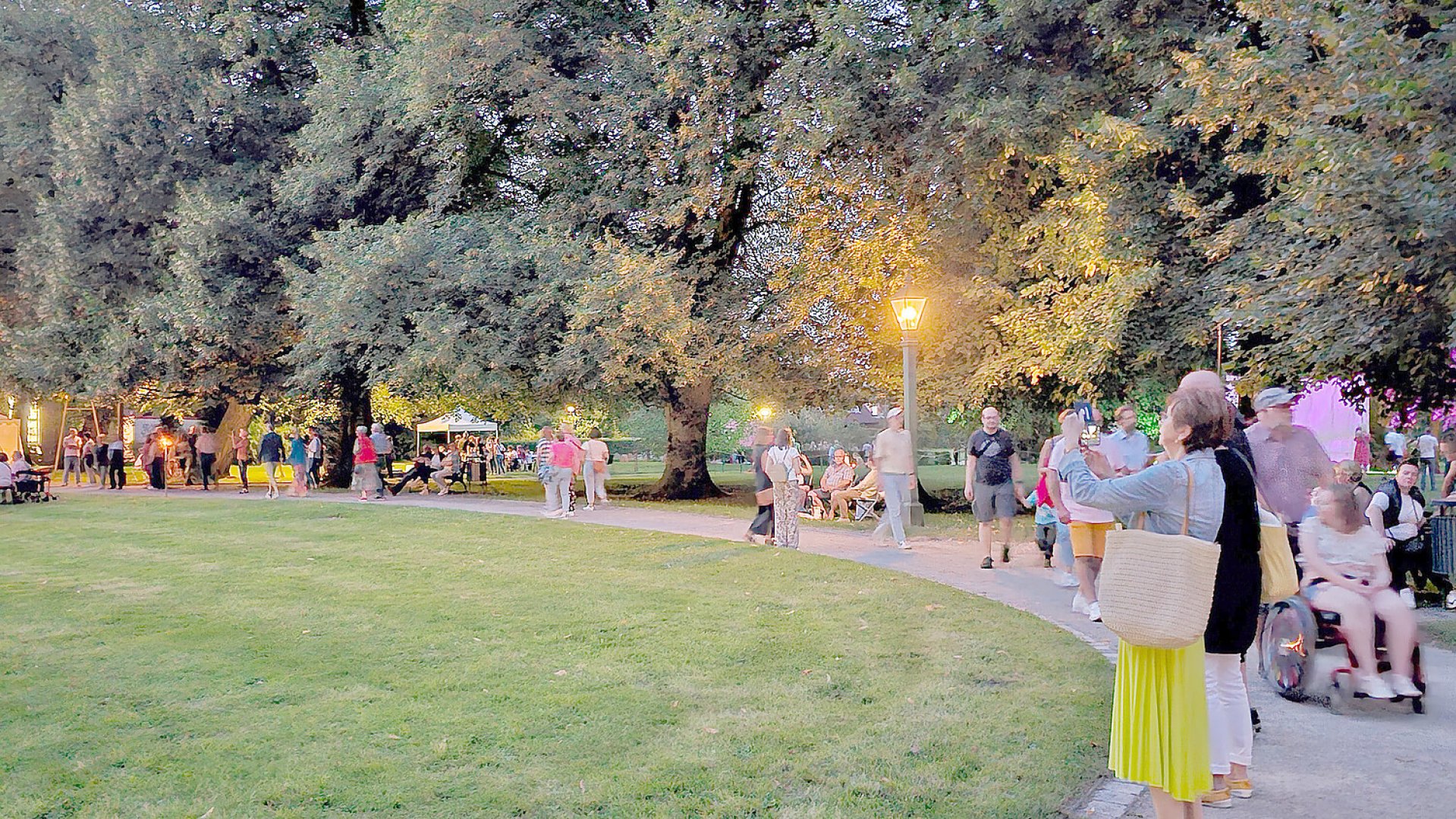 Lüch un Spööl im Leeraner Evenburg-Park - Bild 72