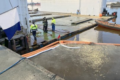 Impressionen der Bergung des Binnenschiffs "Sabine" im Emder Hafen. - Bild 4