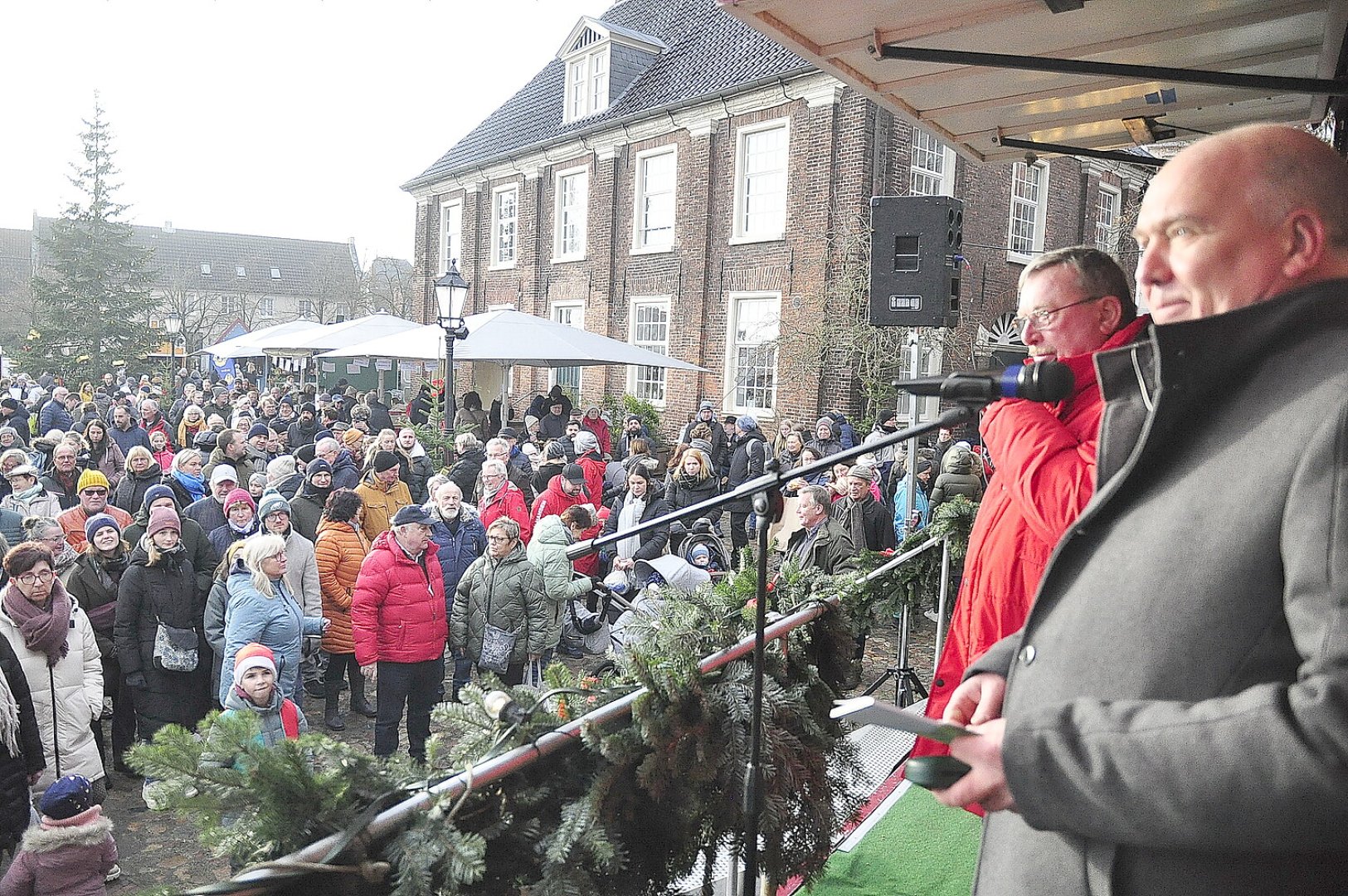 Der Weihnachtsmarkt in Leer am ersten Adventswochenende - Bild 2