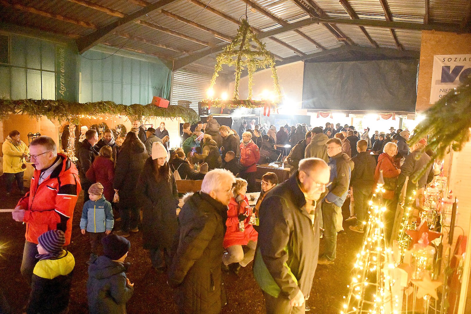 Weihnachtsmarkt an der Mühle Neermoor - Bild 1