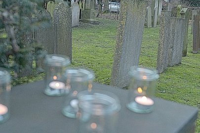 Mahnwache am jüdischen Friedhof - Bild 2