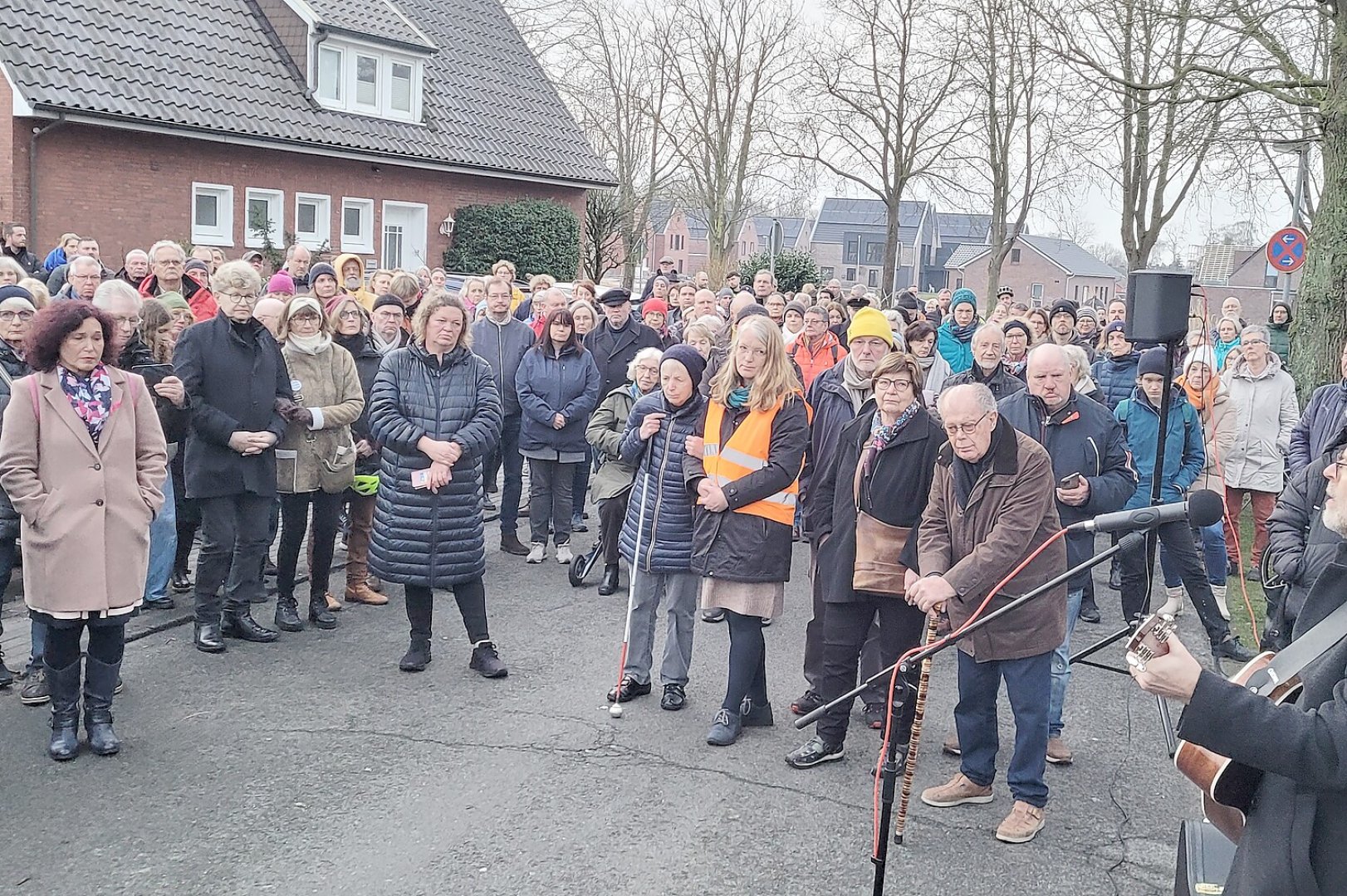 Mahnwache am jüdischen Friedhof - Bild 3