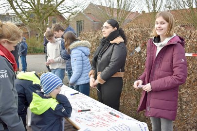 700 Menschen bei Demo in Weener  - Bild 15