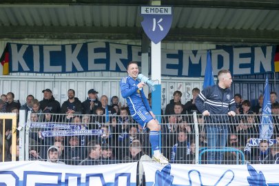 Kickers Emden gewinnt 4:0 gegen Rotenburger SV - Bild 18