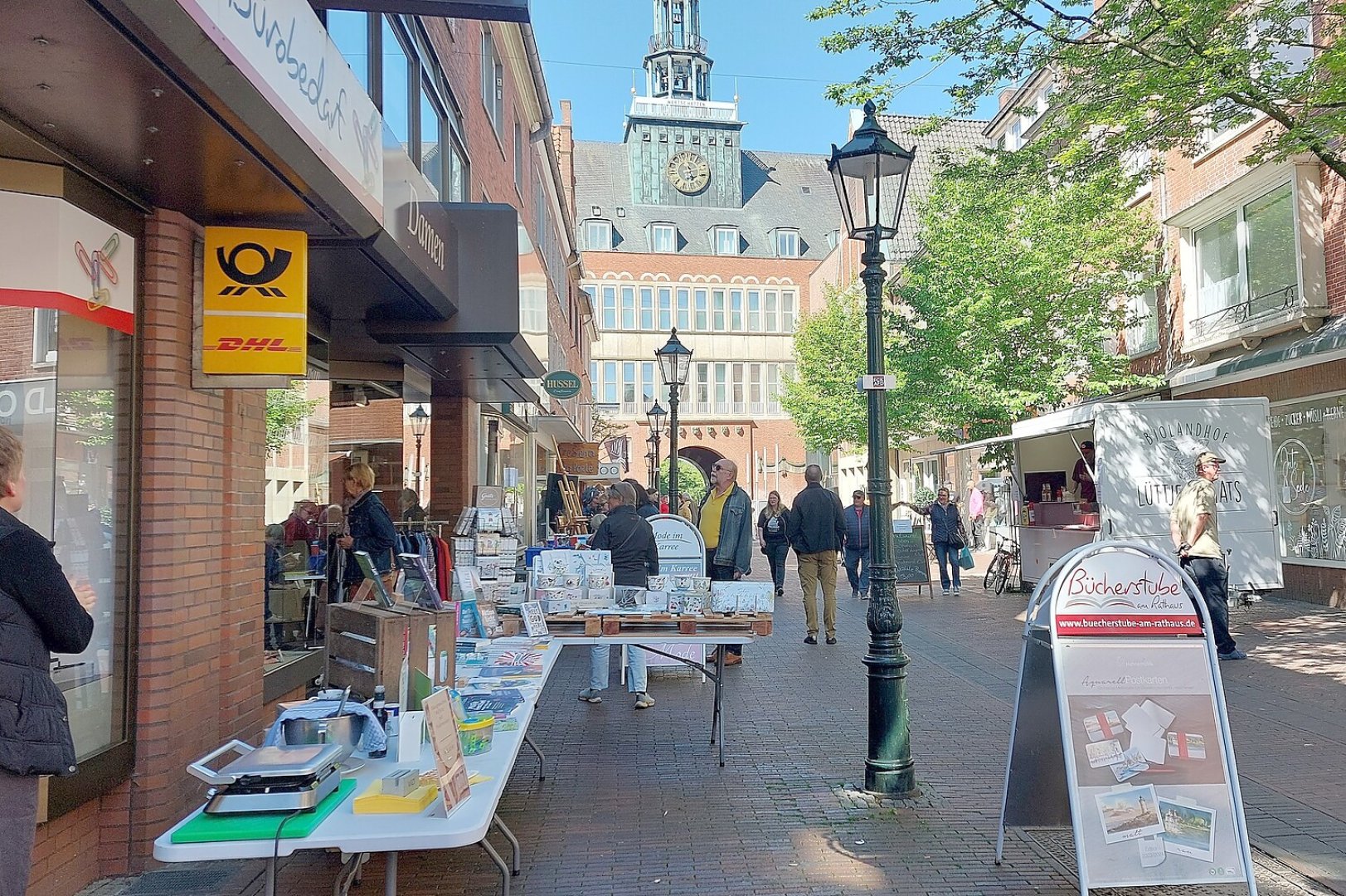 Erster Bücherflohmarkt in Emden - Bild 8