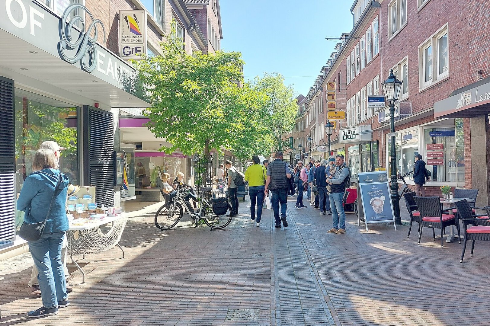 Erster Bücherflohmarkt in Emden - Bild 10