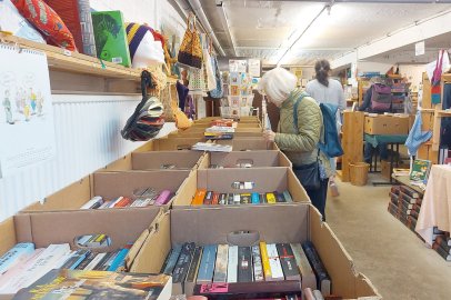 Erster Bücherflohmarkt in Emden - Bild 13