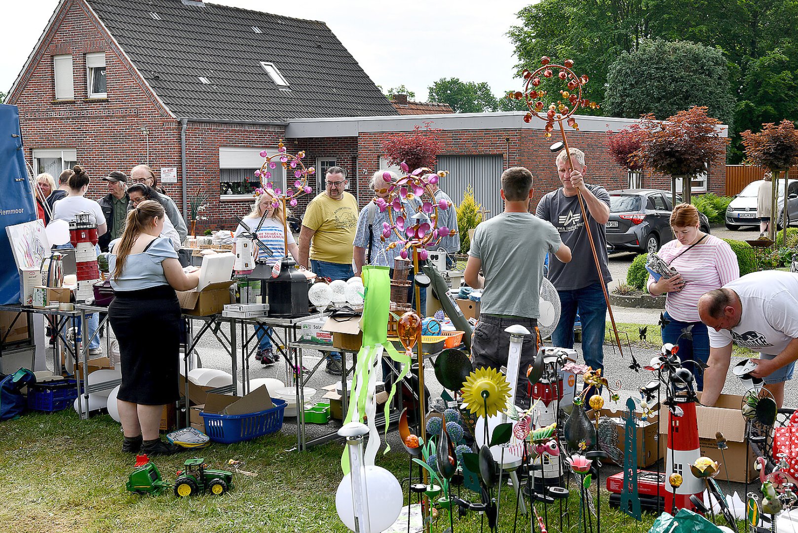 Bummeln und Feilschen beim Flohmarkt in Schwerinsdorf - Bild 18