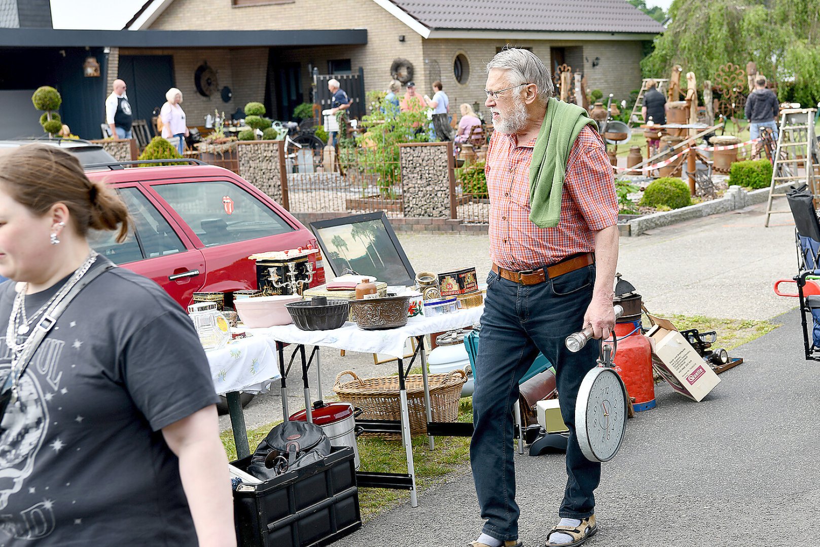 Bummeln und Feilschen beim Flohmarkt in Schwerinsdorf - Bild 23