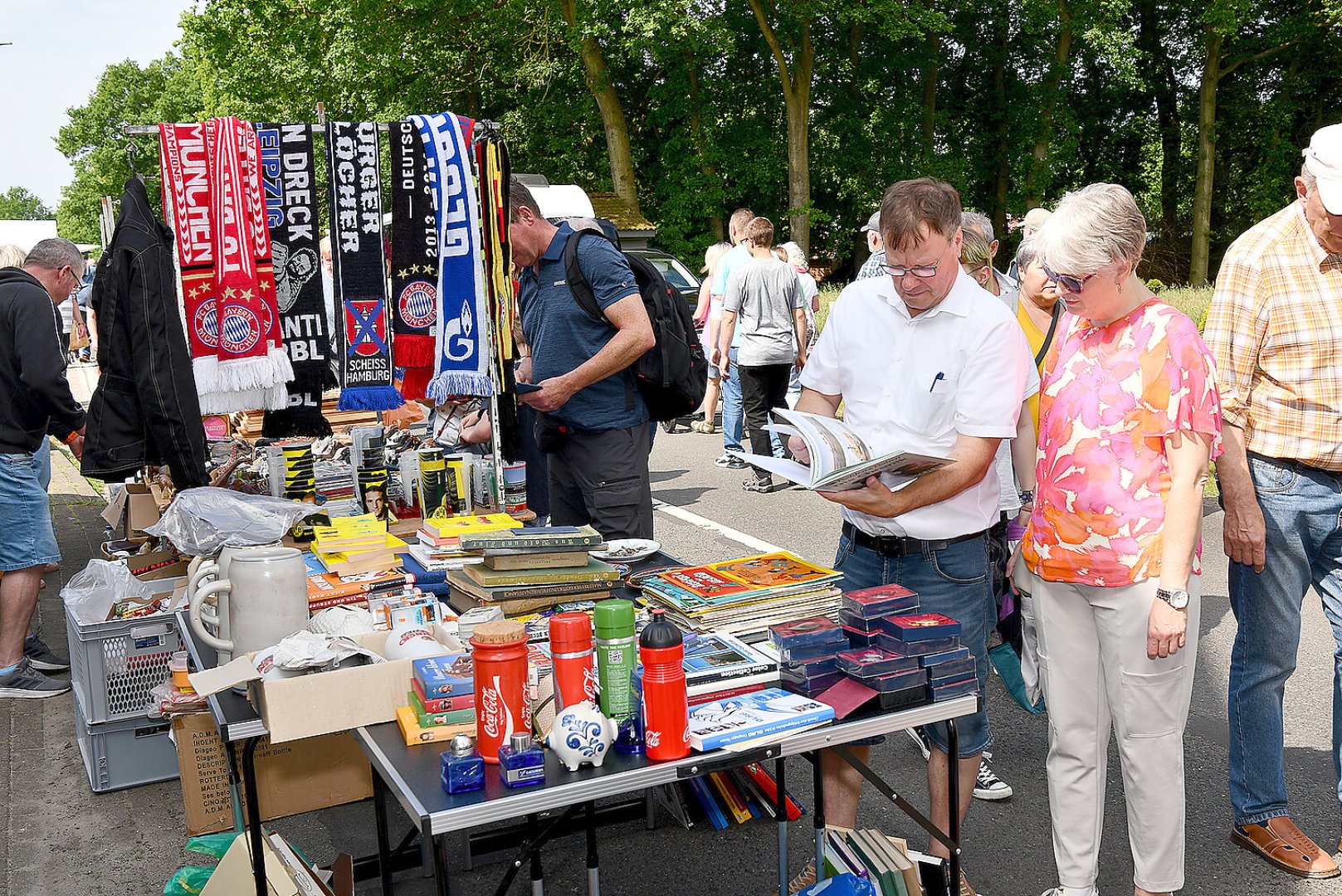 Bummeln und Feilschen beim Flohmarkt in Schwerinsdorf - Bild 32