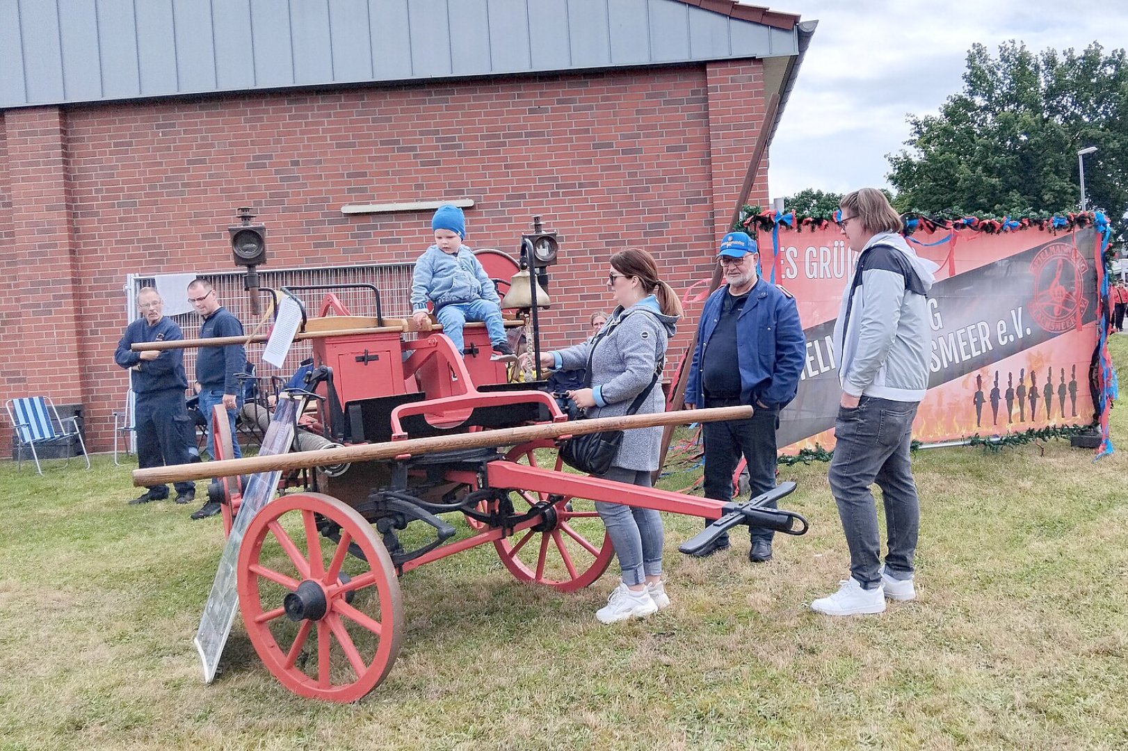 Festmeile zum Feuerwehr-Geburtstag in Flachsmeer - Bild 7