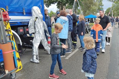 Festmeile zum Feuerwehr-Geburtstag in Flachsmeer - Bild 11