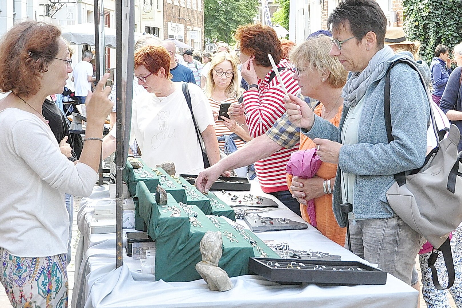 Kunsthandwerkermarkt in der Altstadt  - Bild 1