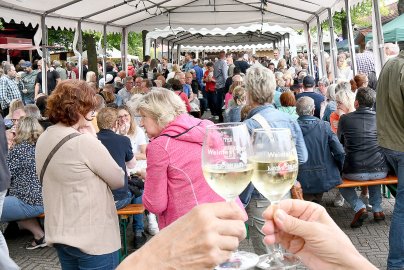 Das Weinfest in Moormerland war gut besucht  - Bild 10