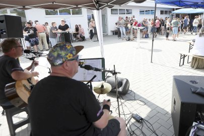 Frühschoppen im Freibad Borssum - Bild 2