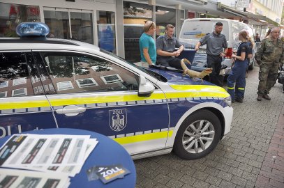 Viel los bei Blaulichttag in Leer - Bild 6