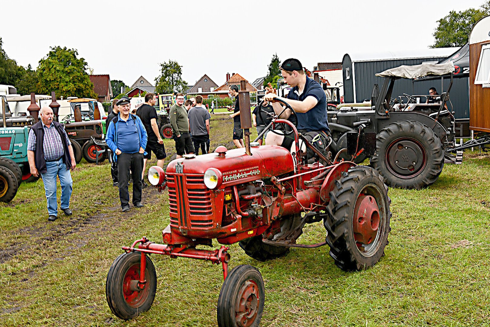 Oldtimertreffen in Veenhusen hat begonnen - Bild 8